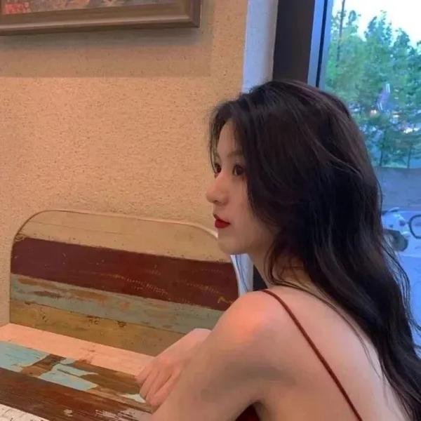 男人与婴儿